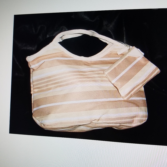 Brown Handbag with chain purse nice purse. - Picture 1 of 1